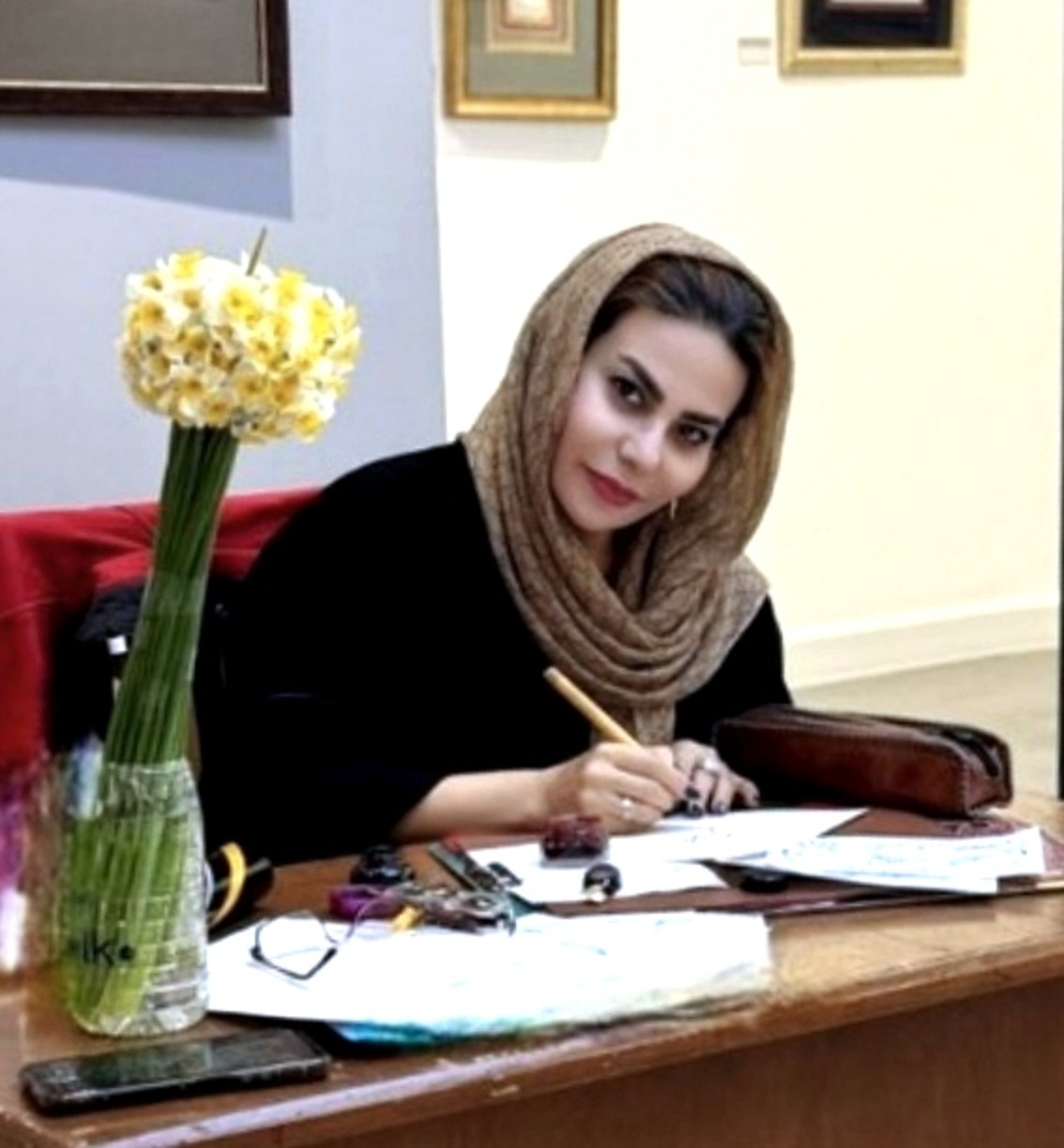 پرتره استاد محبوبه سازش - انجمن خوشنویسان شیراز